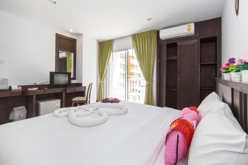 Larn Park Resortel Patong Chambre photo