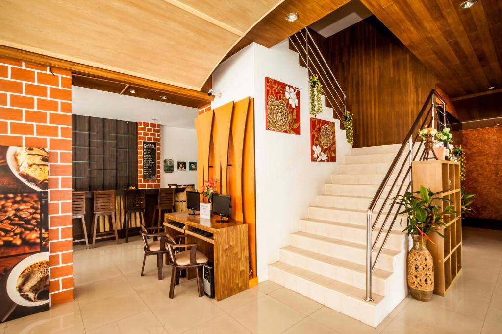 Larn Park Resortel Patong Extérieur photo