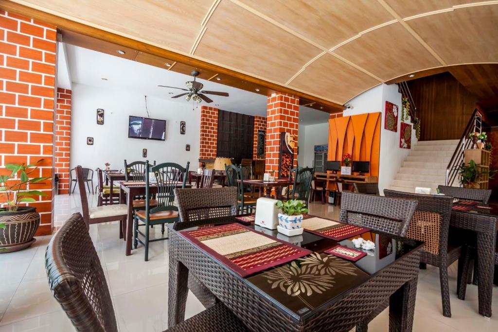 Larn Park Resortel Patong Extérieur photo