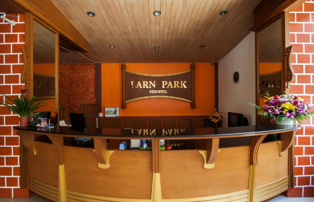Larn Park Resortel Patong Extérieur photo