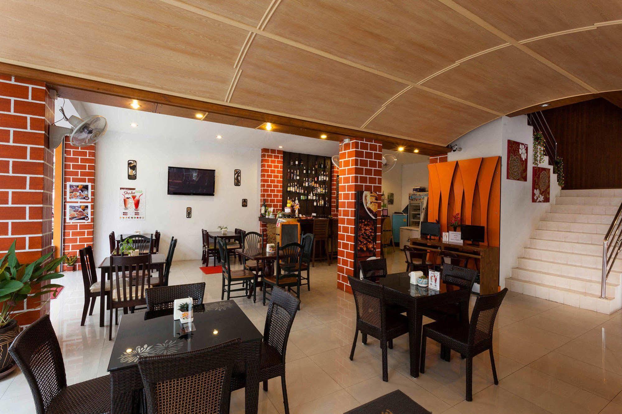 Larn Park Resortel Patong Extérieur photo
