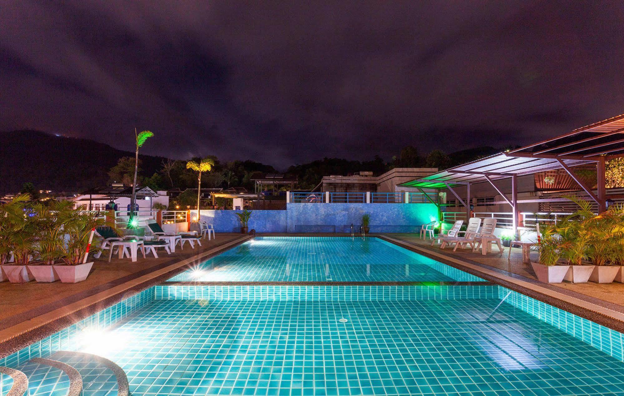 Larn Park Resortel Patong Extérieur photo
