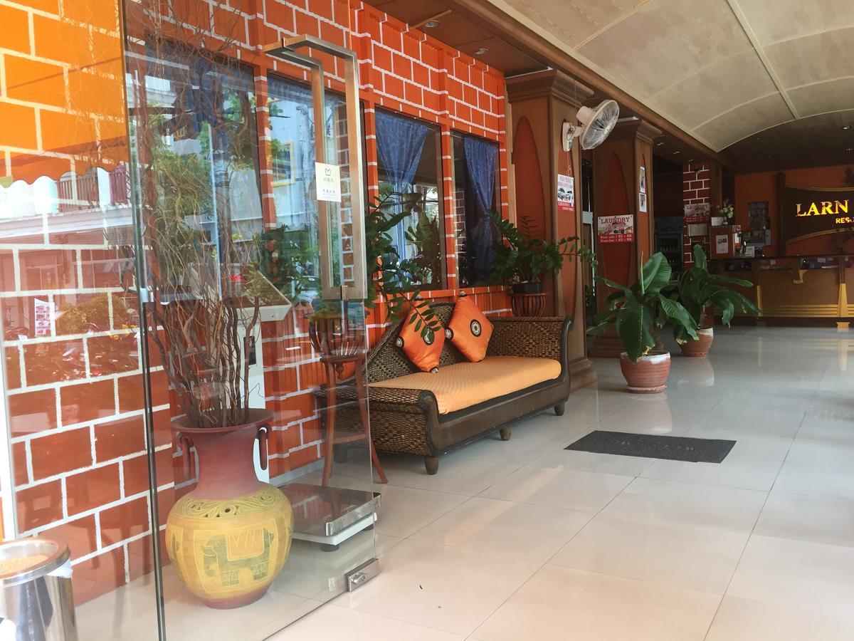 Larn Park Resortel Patong Extérieur photo