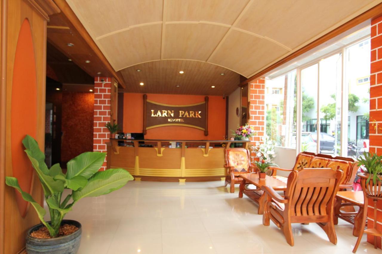 Larn Park Resortel Patong Extérieur photo