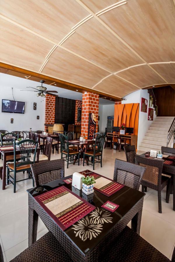 Larn Park Resortel Patong Extérieur photo